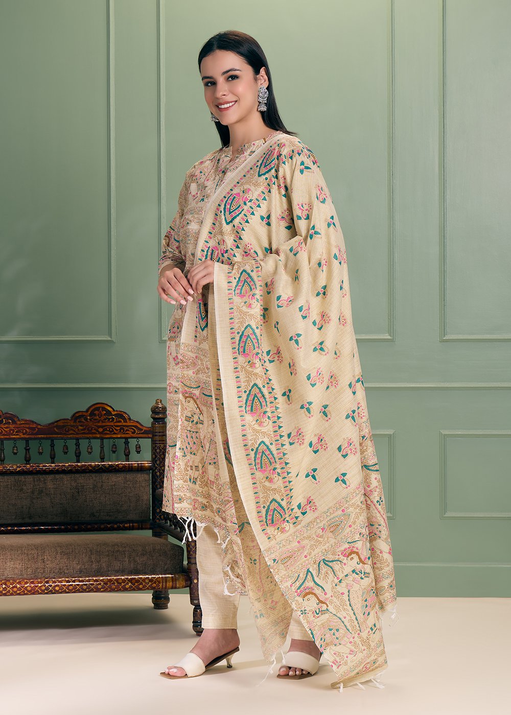 Adya Kurti Set