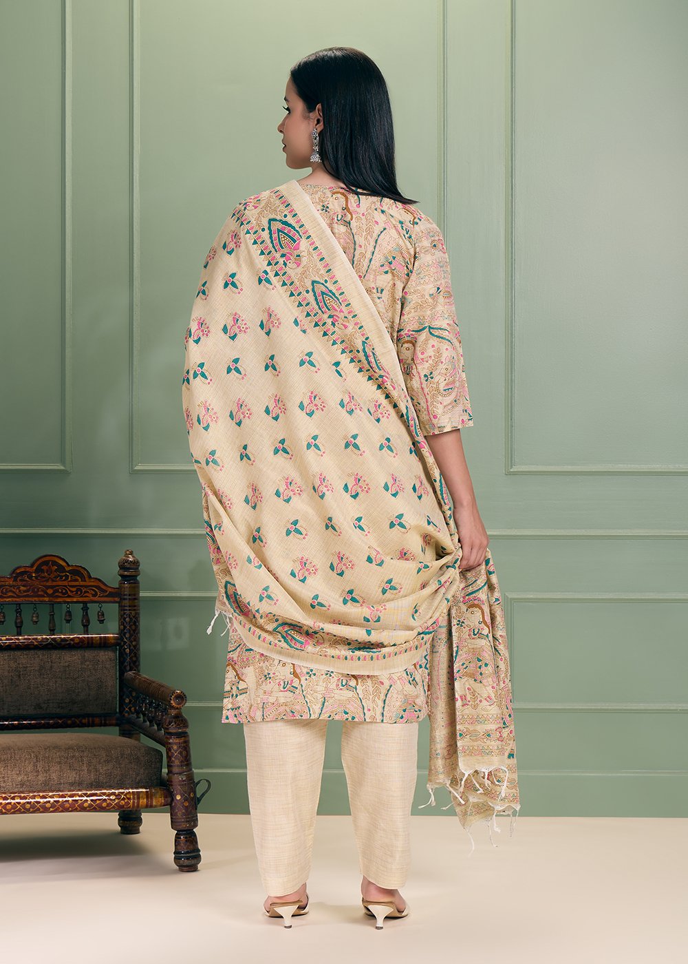Adya Kurti Set